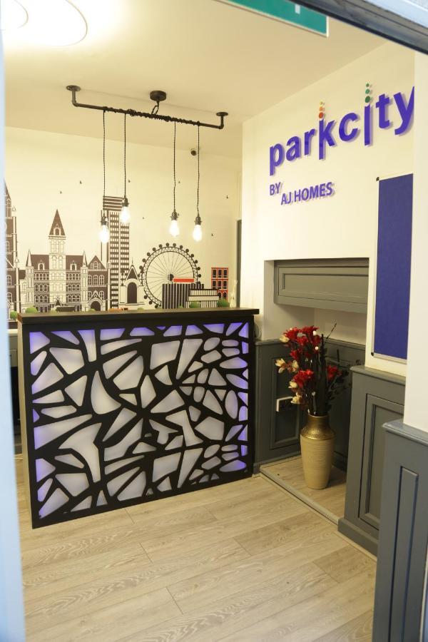 Park City Suites Hotel Manchester Exterior photo